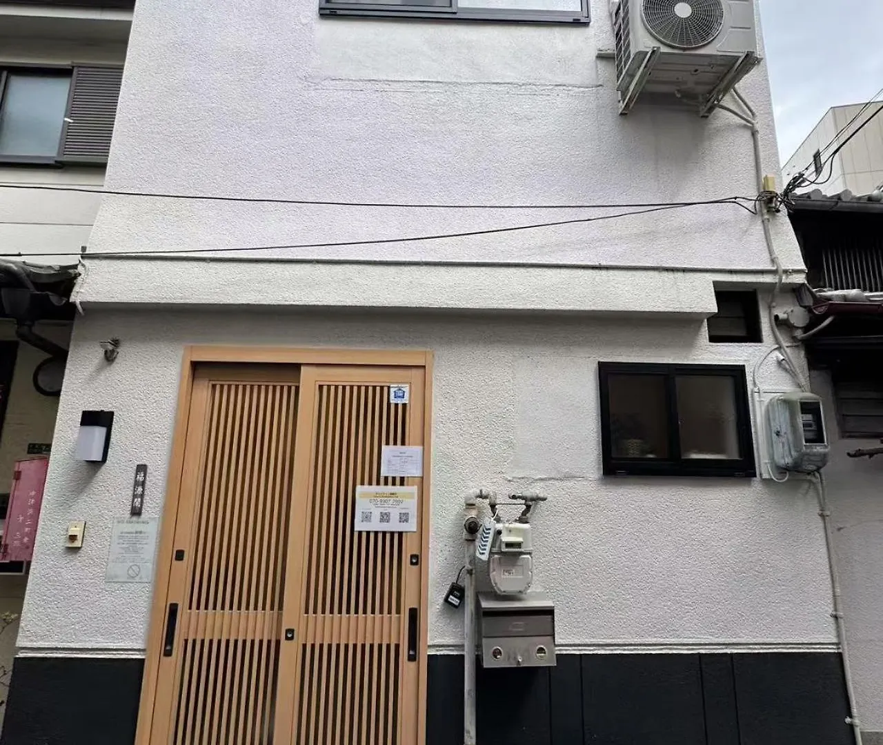 山house中津 最大10人 中津駅まで徒歩6分 梅田まで電車4分行ける！　 Apartment Osaka 0*,